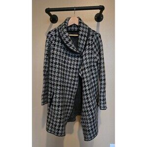 Tahari Black and Gray Houndstooth Sweater